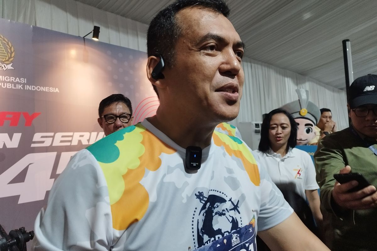 Dirjen Imigrasi Silmy Karim saat diwawancarai di Plaza Timur GBK, Jakarta Pusat, Minggu (28/1/2024).