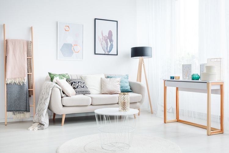 Ilustrasi ruang keluarga kecil bergaya minimalis.