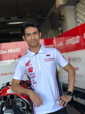Pebalap AHRT, Andi Gilang Farid Izdhihar, yang musim depan akan tampil dalam ajang Moto2.