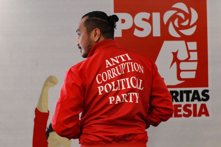 Plt. Ketua Umum Partai Solidaritas Indonesia, Giring Ganesha usai wawancara program Beginu di Kantor DPP Partai PSI, Jakarta, Senin (15/3/2021).