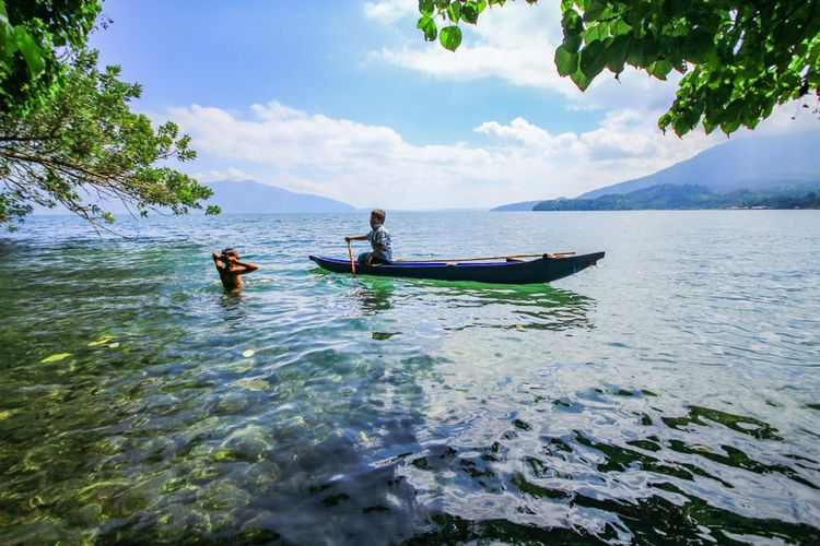 Keindahan Danau Ranau di Sumatera Selatan. 