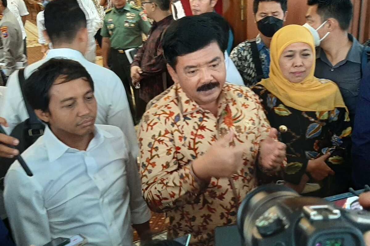 Menteri ATR/BPN Hadi Tjahjanto (tengah)
