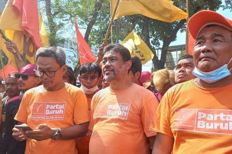 Presiden Konfederasi Serikat Pekerja Indonesia (KSPI) Said Iqbal memimpin aksi demonstrasi, Sabtu (24/9/2022) 