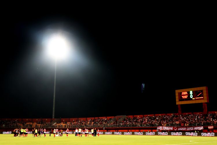 Suasana seusai Madura United mengalahkan Barito Putera saat pekan 1 Liga 1 2022-2023 yang berakhir dengan skor 8-0 di Stadion Gelora Madura Ratu Pamelingan Pamekasan, Sabtu (23/7/2022) malam.