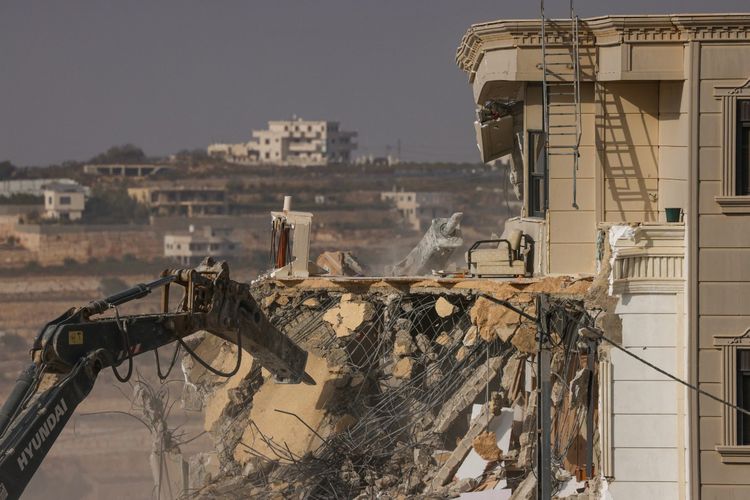Israel Hancurkan Rumah Warga Palestina di Hebron Usai 2 Tentaranya Tewas
