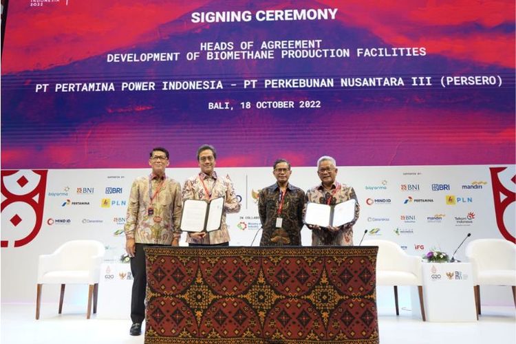 Penandatanganan kerja sama penyediaan biometana terkompresi oleh Pertamina NRE, Pertagas Niaga, PTPN III dalam acara State-Owned Enterprises (SOE) International Conference di Nusa Dua, Bali, Selasa (18/10/2022)