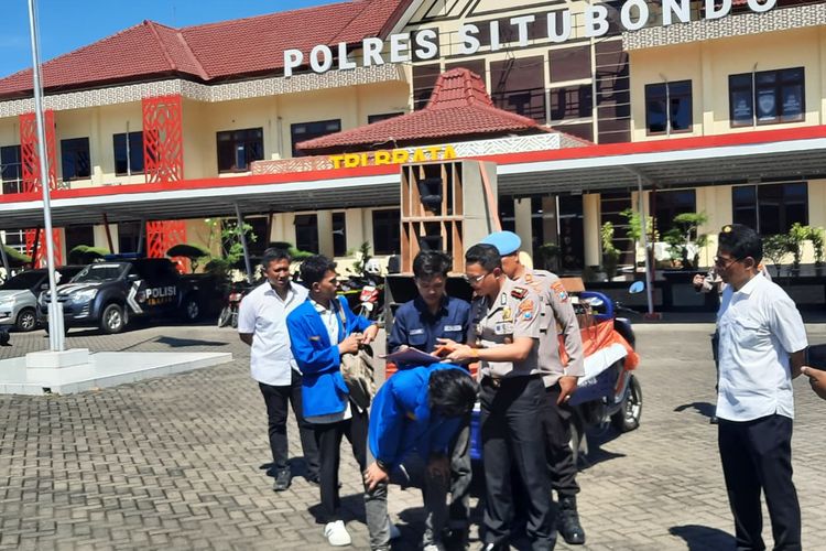 Mahasiswa Situbondo Demo Polisi, Tantang Bongkar Aktor Intelektual Mafia BBM