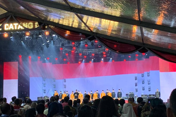 Upacara pembukaan Jakarta Fair Kemayoran 2022 dibuka dengan menyanyikan lagu Indonesia Raya, Kamis (9/6/2022).