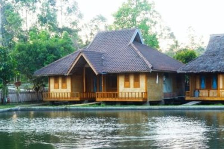 Bungalow di Desa Wisata Saung Ciburial, Kabupaten Garut, Jawa Barat DOK. saungciburial.com