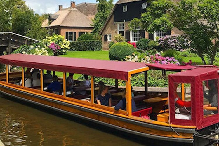 Giethoorn, desa di Belanda yang tak punya jalan raya
