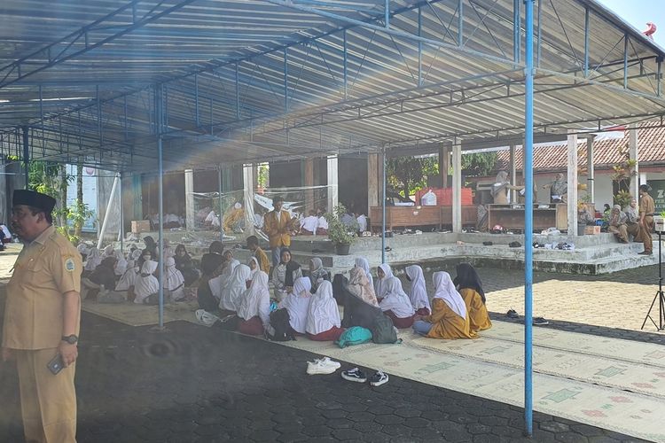 Trauma Healing murid SD Muhammadiyah Bogor, di balai Kalurahan Playen, Kapanewon Playen, Gunungkidul, DI Yogyakarta. Senin (14/11/2022)