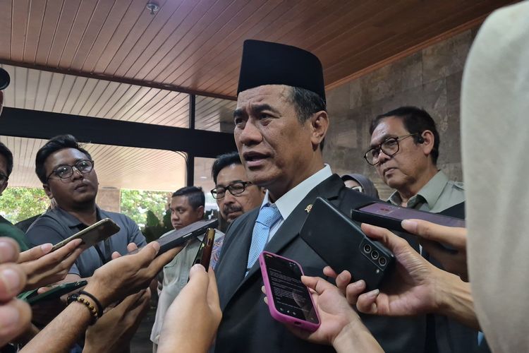Amran Lantik 3 Pejabat Bapanas, Harga Pangan dan Beras Fortifikasi Jadi PR