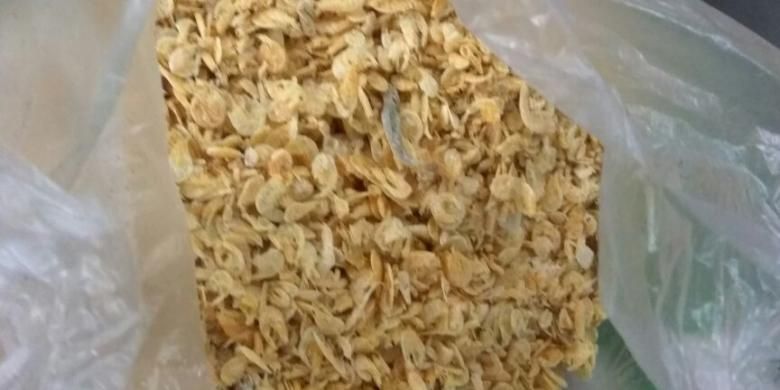 Di pasar Cisalak, Depok, harga teri medan Rp 140.000 per Kg, lebih mahal ketimbang daging sapi yang mencapai Rp 110.000 per Kg.