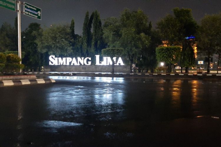 Simpang Lima Semarang usai banjir, Selasa (23/2/2021).