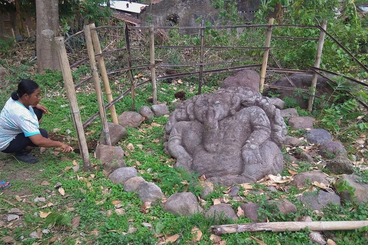 Arca Ganesha Gimbal, salah satu arca langka yang terdapat di Kabupaten Magetan. Arca tersebut sudah roboh ke belakang dan rawan mengalami kerusakan karena tidak terawat.