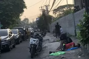 Pengalaman Warga Denpasar Rela Antre BBM Dini Hari hingga Tidur di Trotoar, Rela Menunggu Belasan Jam