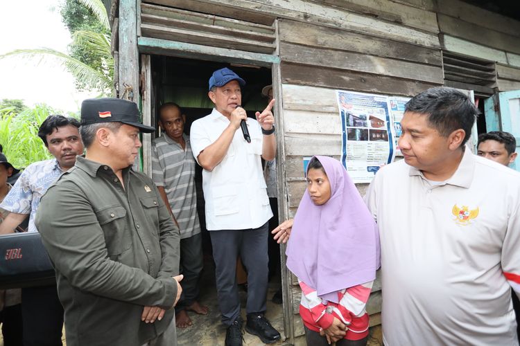 Pastikan Bantuan Tepat Sasaran, Mendagri Tito dan Menteri PKP Tinjau Program BSPS di Balikpapan