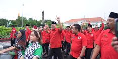 Daftarkan 50 Bacaleg ke KPU, PDI-P Kota Semarang Lakukan Long March Kirab Budaya