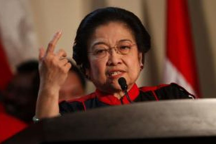 Ketua Umum Partai Demokrasi Indonesia Perjuangan, Megawati Soekarnoputri memberi sambutan  saat acara deklarasi di Kantor DPP Partai Demokrasi Indonesia Perjuangan, Jakarta, Rabu (14/5/2014). Partai Demokrasi Indonesia Perjuangan, Partai Nasional Demokrat, dan Partai Kebangkitan Bangsa akan mengusung Joko Widodo sebagai calon presiden pada Pemilu Presiden 2014 pada 9 Juli 2014 mendatang.