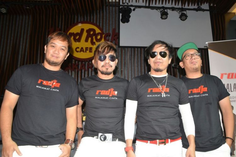 Radja meluncurkan singel Malaikat Cinta di Hard Rock Cafe, SCBD, Jakarta Selatan, Senin (19/3/2018).