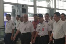 H+9 Lebaran, Menhub Jonan Blusukan ke Bandara Kualanamu Medan