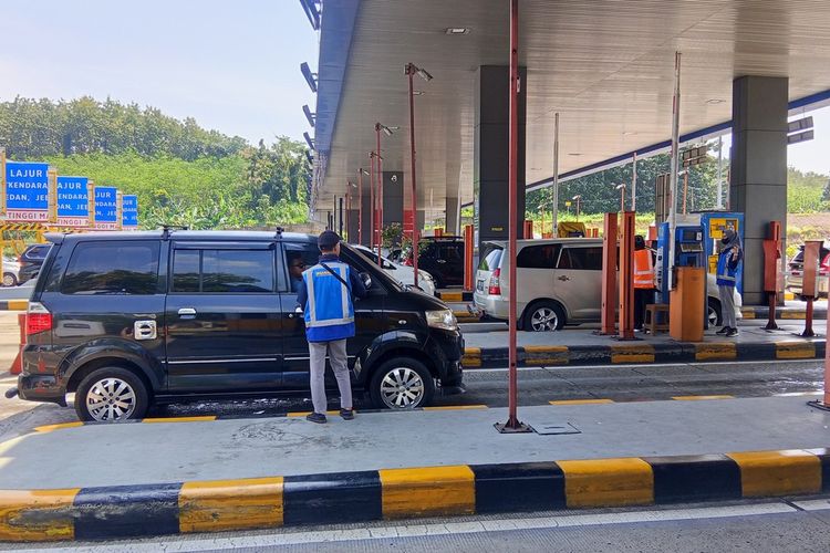 One Way Lokal Diberlakukan di GT Kalikangkung hingga Tol Semarang-Bawen