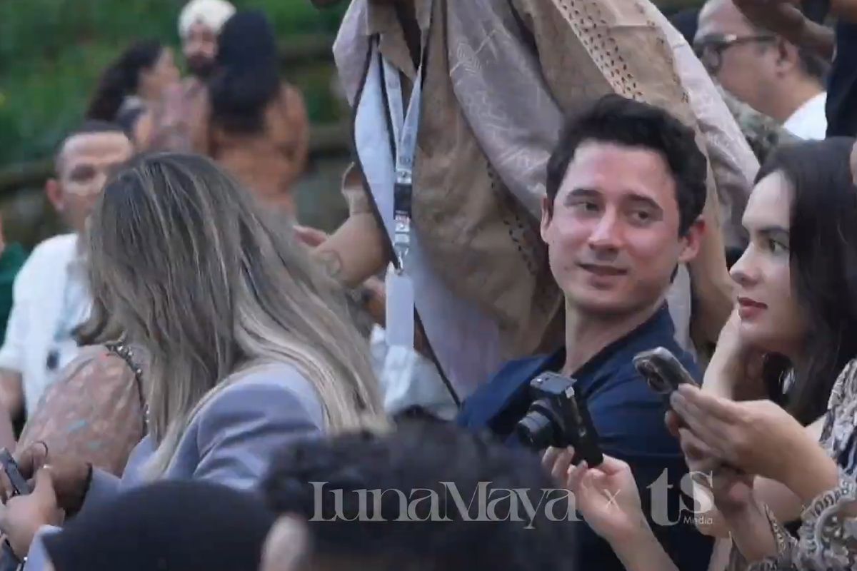 Nino Fernandez dan Steffi Zamora terlihat menghadiri pernikahan Luna Maya dan Maxime Bouttier berlangsung di Hotel Vomo Shambhala Estate, Bali, pada Rabu (7/5/2025) sore.