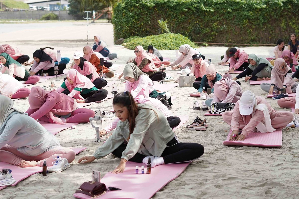 Ilustrasi aktivitas yoga untuk menjaga kesehatan holistik