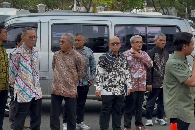 Puluhan Akademisi Merapat ke Istana, Bantu Prabowo Tangani Karhutla