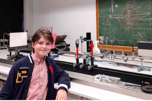 Remaja 15 Tahun Raih PhD Fisika Kuantum, Punya Misi Ciptakan “Manusia Super”