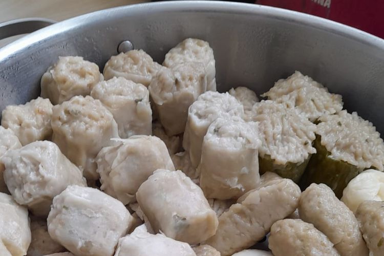 Siomay Chipsy yang baru dikukus. 