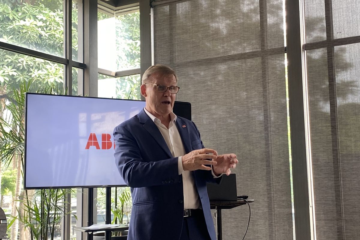 President Energy Industries Asia ABB, Anders Maltesen, saat media briefing di Jakarta, Selasa(25/6/2024).