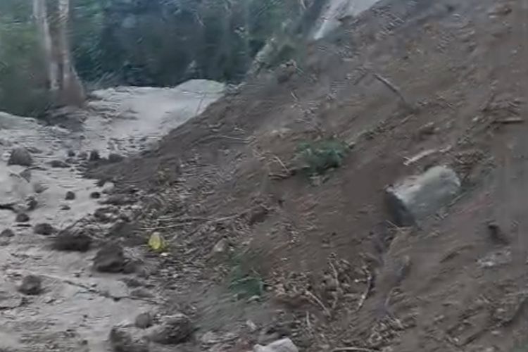 Gempa Susulan Picu Longsor di Pulau Palue NTT, Akses Warga dan Distribusi Bantuan Terdampak