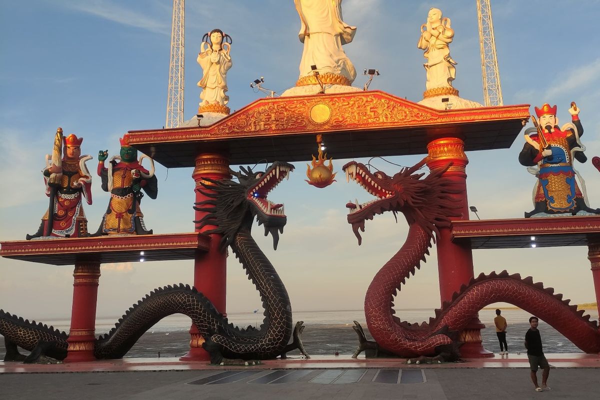 Patung Dewi Kwan Im di Kelenten Sanggar Agung, Surabaya, Rabu (22/1/2025)