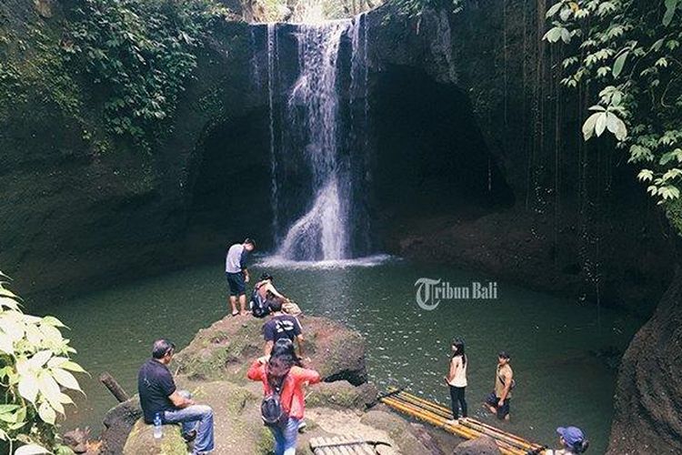 Air Terjun Suwat, salah satu tempat wisata Bali tengah.