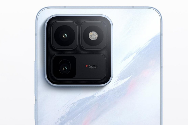 iQoo 15T dibekali kamera utama 200 MP dengan sensor berukuran 1/1.56 inci, aperture f/1.88, dan dukungan OIS. 
