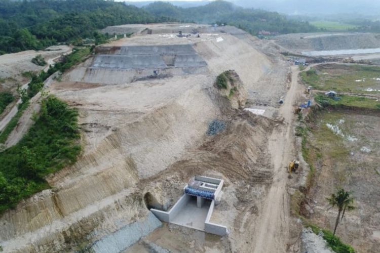 Pembangunan Bendungan Pidekso di Kabupaten Wonogiri, Provinsi Jawa Tengah.