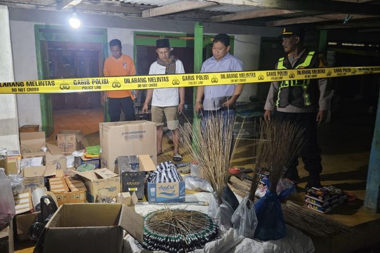 Malam Takbiran, Polisi Gerebek 