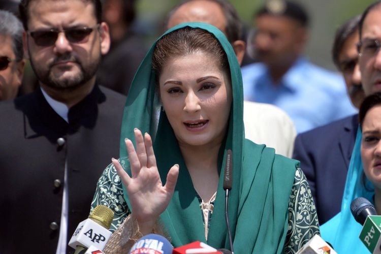 Maryam Nawaz Sharif, putri Perdana Menteri Pakistan, Nawaz Sharif yang terlibat skandal Fontgate.