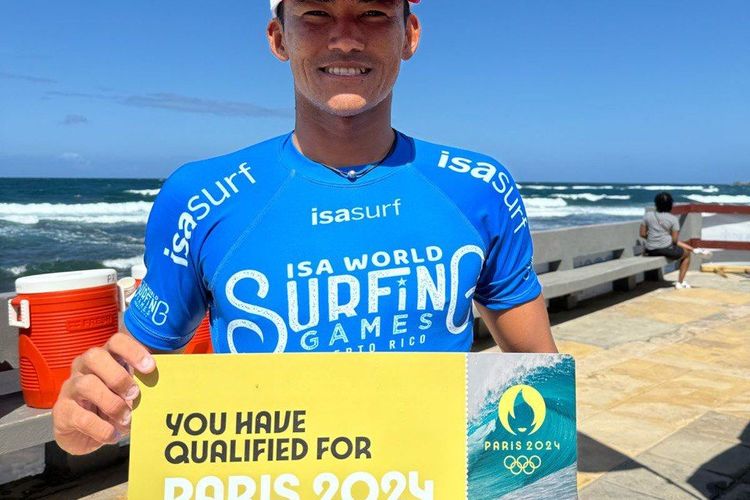 Surfer Indonesia, Rio Waida, memastikan lolos ke Olimpiade 2024 Paris saat tampil di International Surfing Association (ISA) World Surfing Games 2024 di Arecibo, Puerto Rico. 