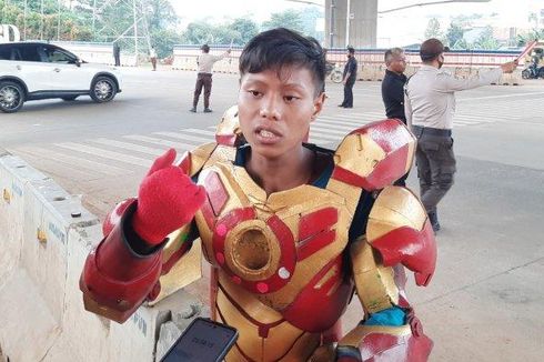 Kala Pengamen Berkostum Iron Man Jadi Pahlawan Sungguhan di Kecelakaan Maut Cibubur