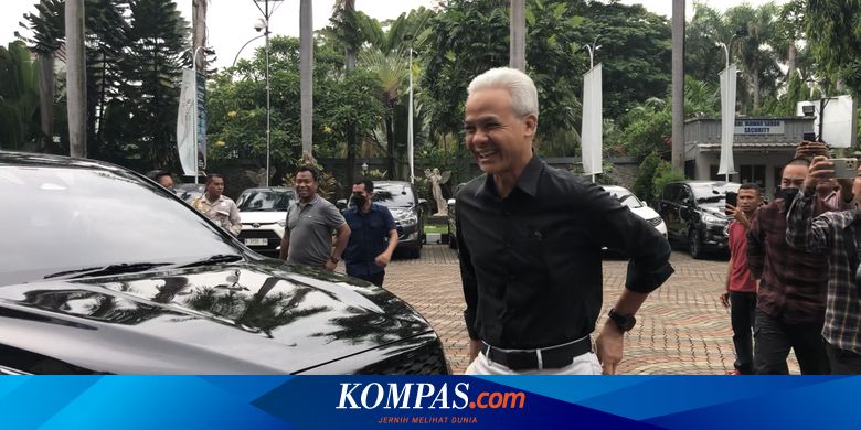 Pakai Baju Hitam, Ganjar Datang ke Musyawarah Besar Persatuan Gereja Pentakosta