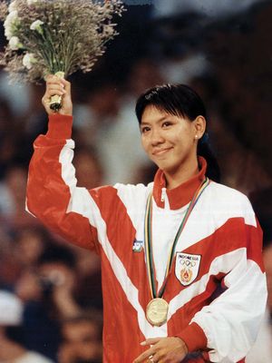 Susi Susanti, alet bulu tangkis Indonesia, saat menjuarai Olimpiade Barcelona 1992.