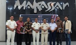 Walkot Makassar Terima Tanda Kehormatan Karya Bakti Putera Indonesia 
