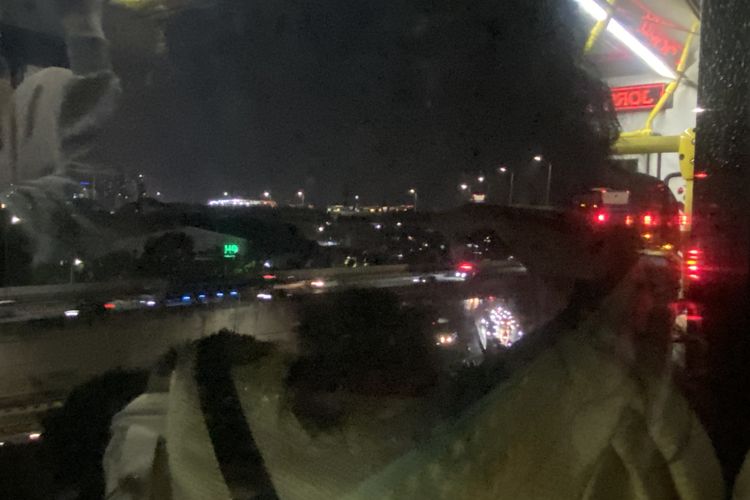Bus Mogok di Jalur Langit Diderek, Koridor 13 TransJakarta Kembali Normal