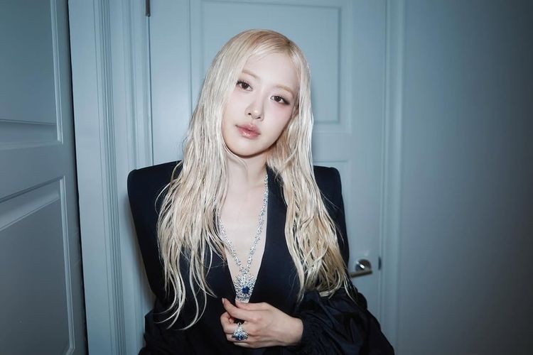 Rose BLACKPINK saat MET Gala 2025 pada Senin (5/5/2025) di New York City, Amerika Serikat.