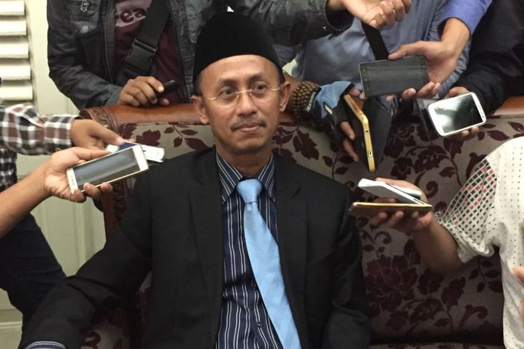 Bupati Pamekasan Achmad Syafii akan menyikapi adegan video mesum di kantor Pemda bersama dengan Forkopimda, MUI dan pimpinan Ormas Islam.