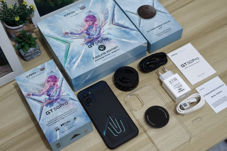 Isi kotak kemasan Infinix GT 50 Pro Cooling Edition.