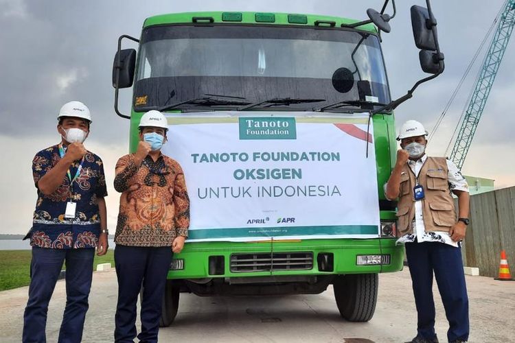 Tanoto Foundation resmi membagikan 500 ton tabung oksigen produksi PT Riau Andalan Pulp and Paper (RAPP) untuk sejumlah rumah sakit yang ada di Pulau Jawa.