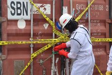 Kontainer yang Jatuh ke Laut di Pelabuhan Namlea Dibongkar, Polisi: Berisi Bahan Kimia Berbahaya